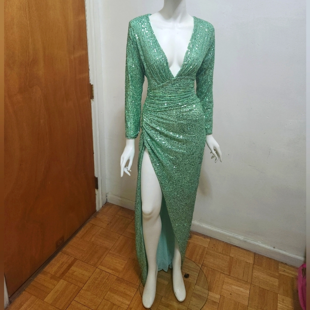 Sexy sequin green dress/gown 💚
